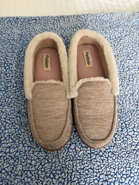 dearfoams Women's Tan Moccasin Slippers
